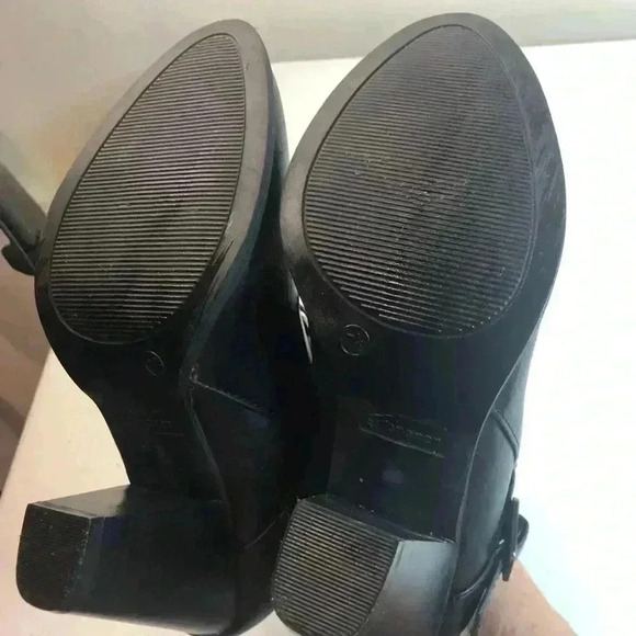 Restricted Womens Sz 7.5 Black Ankle Bootie Triple Buckles zip back - Picture 6 of 7